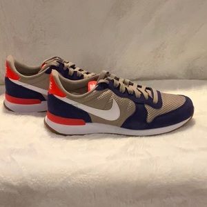 Nike Women’s Internationalist Loyal Blue/Bamboo